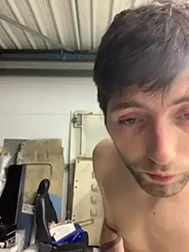 Snapshot of GuillaumebeauZizi chatting on February 12, 6:03 pm GuillaumebeauZizi online show from February 12, 6:03 pm