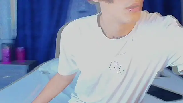 Snapshot of Samuelsince chatting on January 23, 4:41 am Samuelsince online show from January 23, 4:41 am