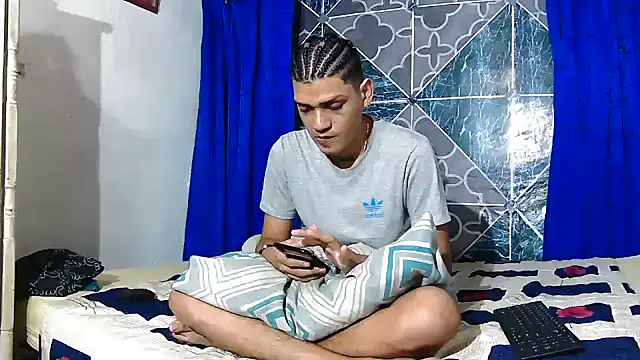 Snapshot of Samuelsince chatting on September 16, 3:07 am Samuelsince online show from September 16, 3:07 am