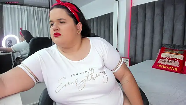 natalia curvy1 online show from December 17, 7:26 pm