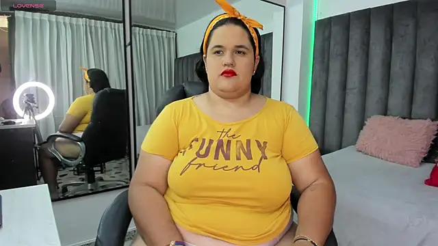 natalia curvy1 online show from December 26, 7:05 pm