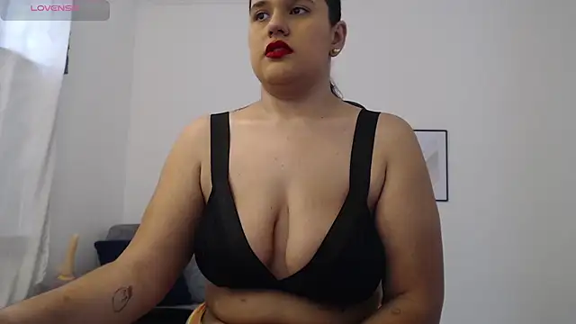 natalia curvy1 online show from September 24, 6:11 pm