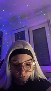 kinkygirl420x online show from December 2, 8:59 pm