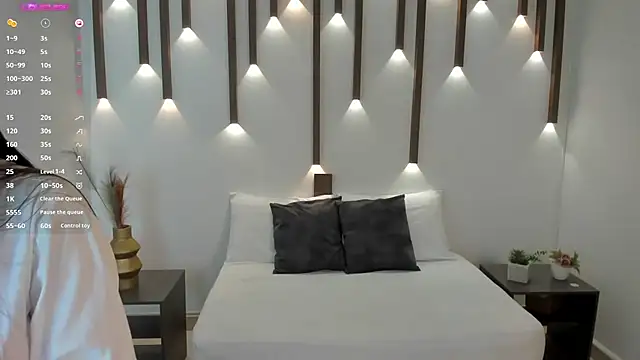 megan cooper28 online show from December 14, 11:23 pm