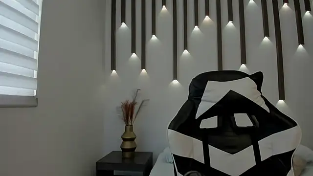 megan cooper28 online show from November 13, 7:02 pm