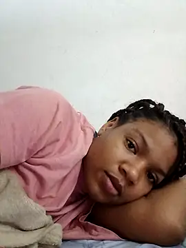 Snapshot of genesis_moretz chatting on March 2, 9:27 am genesis moretz online show from March 2, 9:27 am