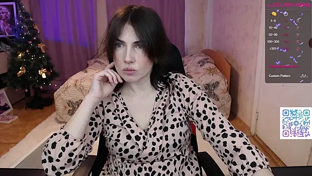 Daniela Cooperr online show from January 15, 10:42 am