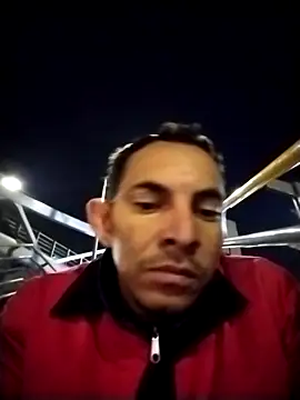 Snapshot of elvergalarga1329 chatting on December 17, 7:14 am elvergalarga1329 online show from December 17, 7:14 am