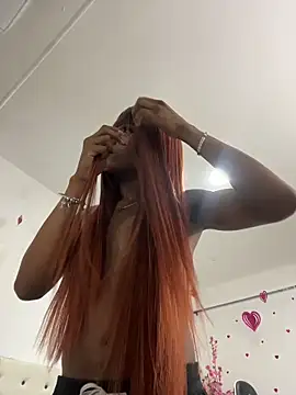 Elektra Queen online show from April 8, 1:00 pm