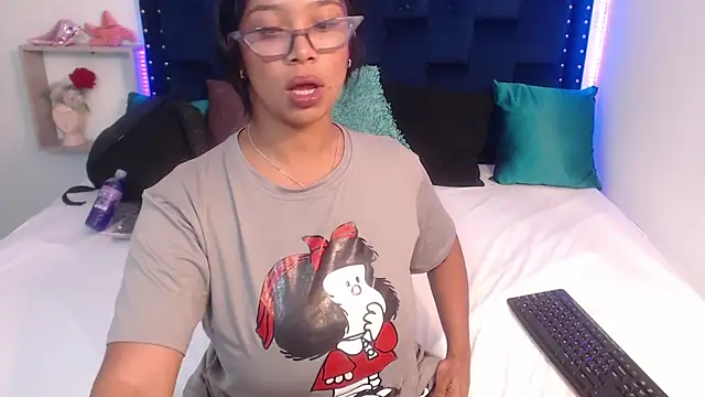 SaraApril 1 online show from February 28, 9:01 pm