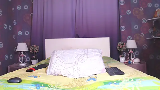 Snapshot of SquirtyAlice chatting on March 8, 5:38 am SquirtyAlice online show from March 8, 5:38 am