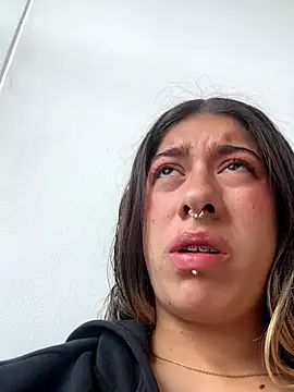 Snapshot of Enyeld_ruru chatting on October 14, 4:30 pm Enyeld ruru online show from October 14, 4:30 pm