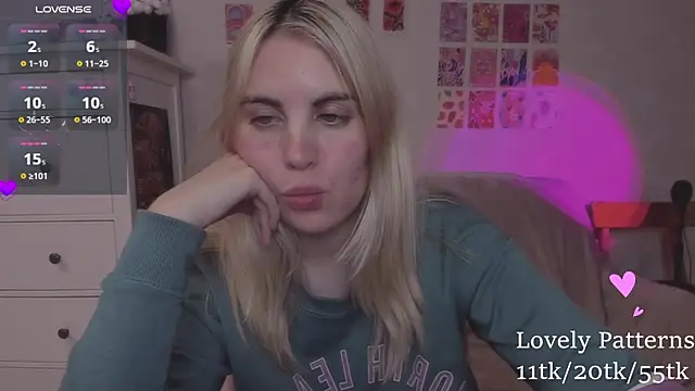 pawpaws online show from December 8, 7:54 pm