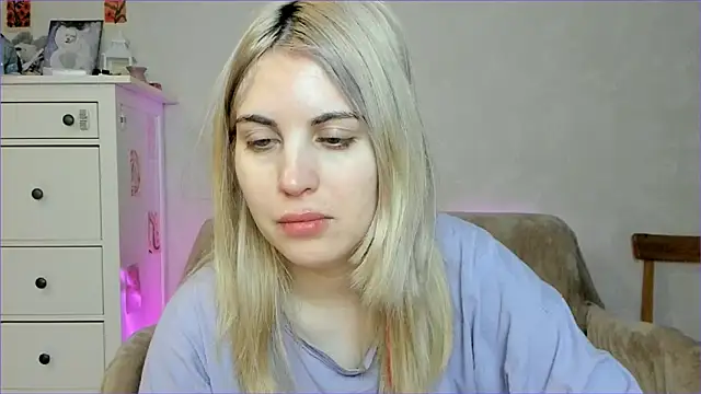 Snapshot of pawpaws chatting on February 9, 6:50 am pawpaws online show from February 9, 6:50 am