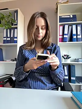 Hii Lolla online show from February 26, 8:24 am