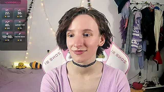 Snapshot of Violet_Veliya chatting on October 14, 3:57 pm Violet Veliya online show from October 14, 3:57 pm