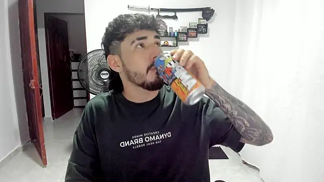 DmitriSanders online show from March 26, 11:10 pm