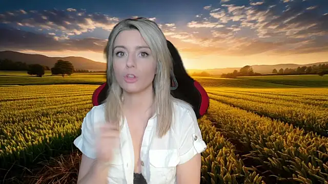 Snapshot of Lisaonthemoon chatting on December 20, 2:08 am Lisaonthemoon online show from December 20, 2:08 am