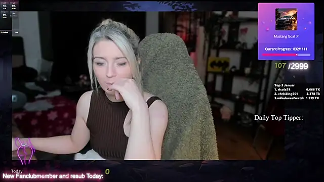 Snapshot of Lisaonthemoon chatting on January 11, 11:46 pm Lisaonthemoon online show from January 11, 11:46 pm