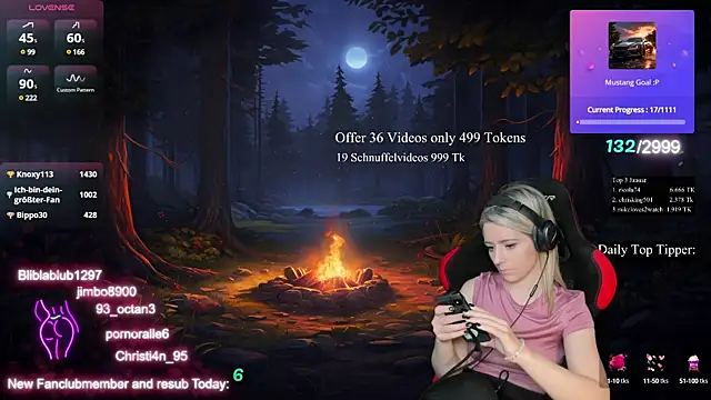 Snapshot of Lisaonthemoon chatting on January 26, 10:13 pm Lisaonthemoon online show from January 26, 10:13 pm