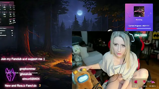 Snapshot of Lisaonthemoon chatting on March 6, 10:47 pm Lisaonthemoon online show from March 6, 10:47 pm