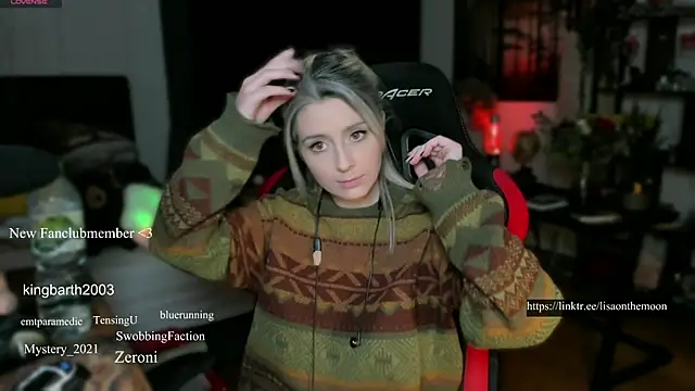 Snapshot of Lisaonthemoon chatting on March 9, 11:46 pm Lisaonthemoon online show from March 9, 11:46 pm