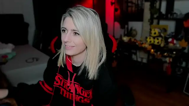 Snapshot of Lisaonthemoon chatting on September 25, 5:49 pm Lisaonthemoon online show from September 25, 5:49 pm