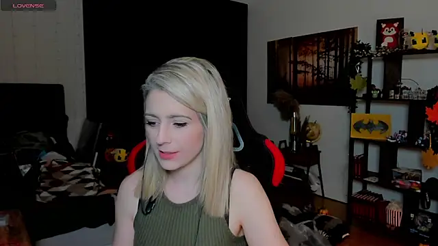 Snapshot of Lisaonthemoon chatting on November 1, 11:40 pm Lisaonthemoon online show from November 1, 11:40 pm