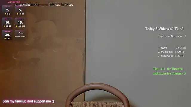 Snapshot of Lisaonthemoon chatting on November 16, 8:58 pm Lisaonthemoon online show from November 16, 8:58 pm