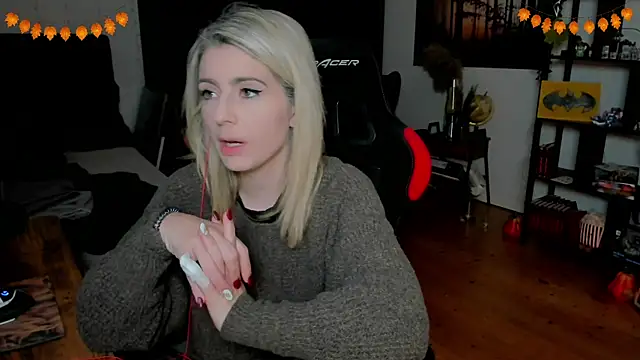 Snapshot of Lisaonthemoon chatting on November 25, 6:41 pm Lisaonthemoon online show from November 25, 6:41 pm