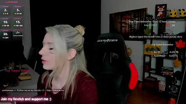 Snapshot of Lisaonthemoon chatting on November 26, 7:04 pm Lisaonthemoon online show from November 26, 7:04 pm