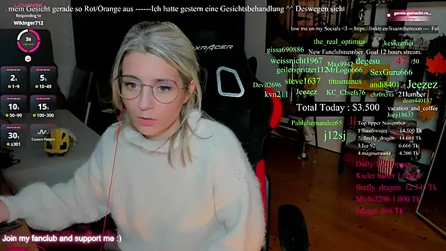 Snapshot of Lisaonthemoon chatting on November 30, 2:48 am Lisaonthemoon online show from November 30, 2:48 am