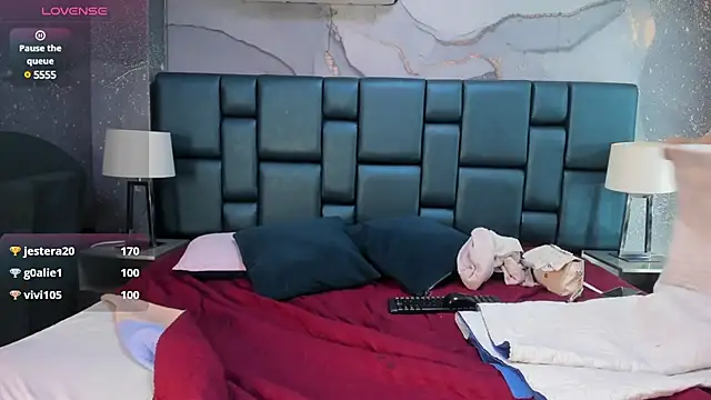 Nahomi Wild online show from February 4, 2:07 am