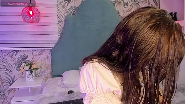 bellaa becca online show from February 4, 6:06 pm