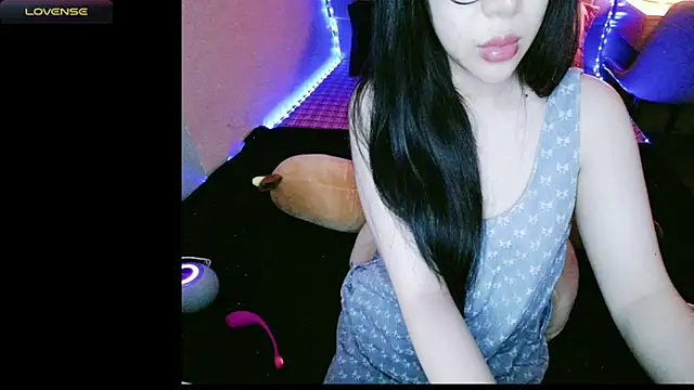 Snapshot of _Viviann_ chatting on September 23, 4:10 pm Viviann online show from September 23, 4:10 pm