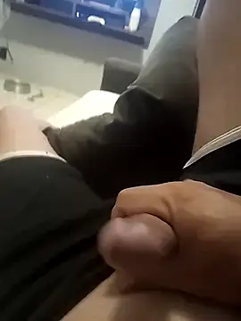 Snapshot of dredre1069 chatting on January 12, 3:28 am dredre1069 online show from January 12, 3:28 am