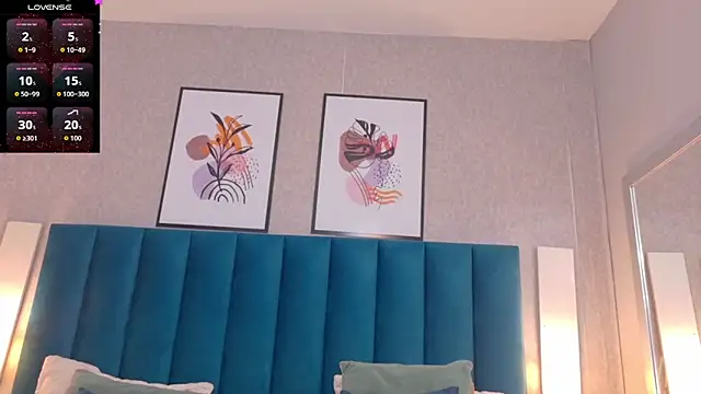 CheneellLorens online show from November 10, 7:46 pm