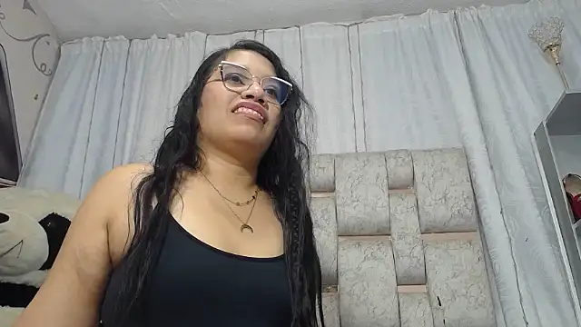 KEYRA-MILLER- online show from January 14, 3:45 am