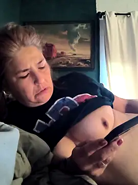 Snapshot of TexaSMESS_37 chatting on November 25, 6:41 pm TexaSMESS 37 online show from November 25, 6:41 pm