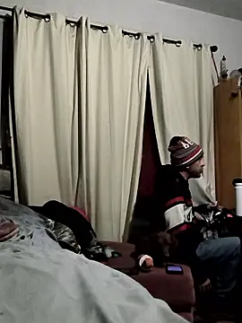 Snapshot of TexaSMESS_37 chatting on January 13, 5:57 am TexaSMESS 37 online show from January 13, 5:57 am