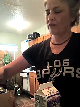 Snapshot of TexaSMESS_37 chatting on February 16, 12:18 am TexaSMESS 37 online show from February 16, 12:18 am