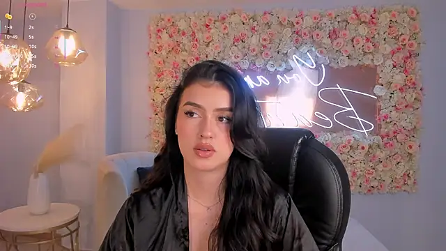 PaulinaSantos  online show from November 1, 8:11 pm