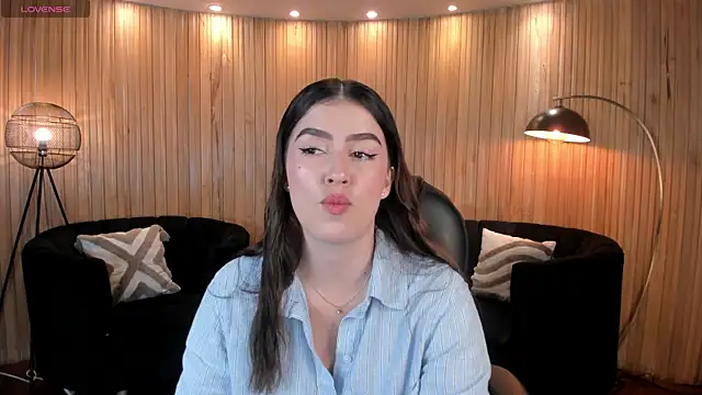 PaulinaSantos  online show from July 12, 5:37 pm