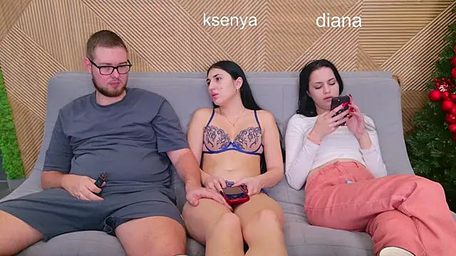 Snapshot of Ksenny chatting on December 16, 3:55 am Ksenny online show from December 16, 3:55 am