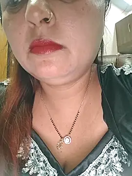Snapshot of Dianaa9 chatting on May 13, 7:50 am Dianaa9 online show from May 13, 7:50 am