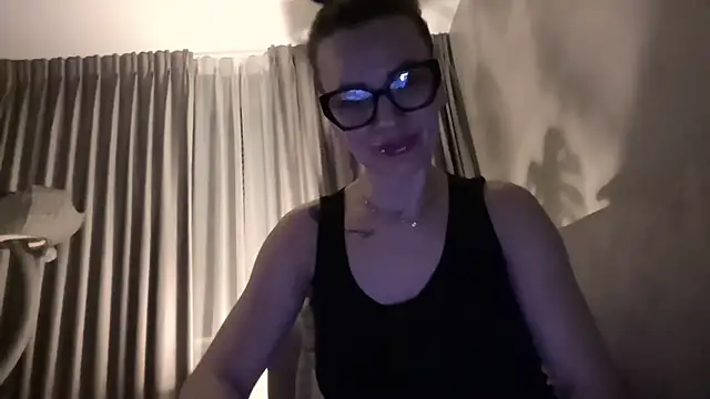 SweetMonicaUK online show from February 19, 10:17 pm