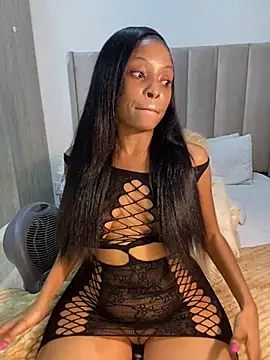 Snapshot of SexyDee025 chatting on December 10, 10:38 am SexyDee025 online show from December 10, 10:38 am