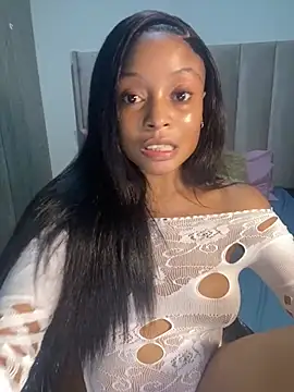 Snapshot of SexyDee025 chatting on December 19, 11:39 am SexyDee025 online show from December 19, 11:39 am