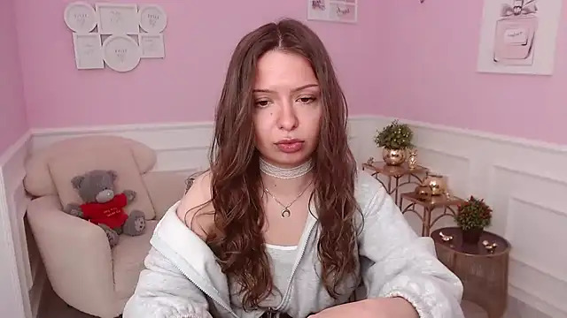 LucySkilar online show from April 14, 4:18 am