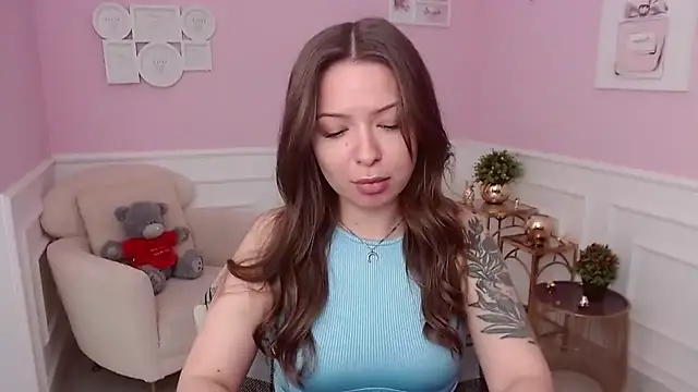 LucySkilar online show from July 9, 4:16 am
